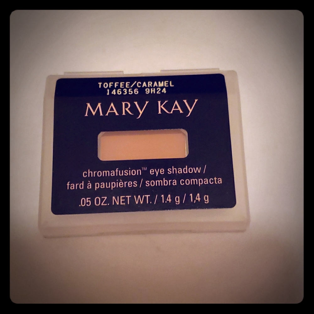 Toffee eye shadow